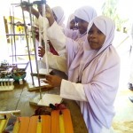  Our students in the labaratory