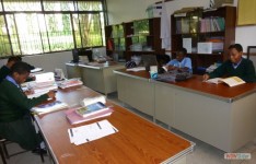 Students in Library